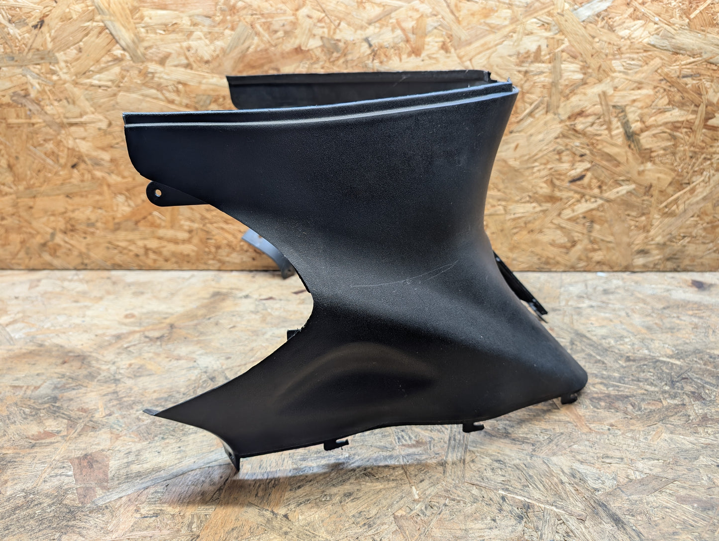 Explorer Race GT Helmfachverkleidung