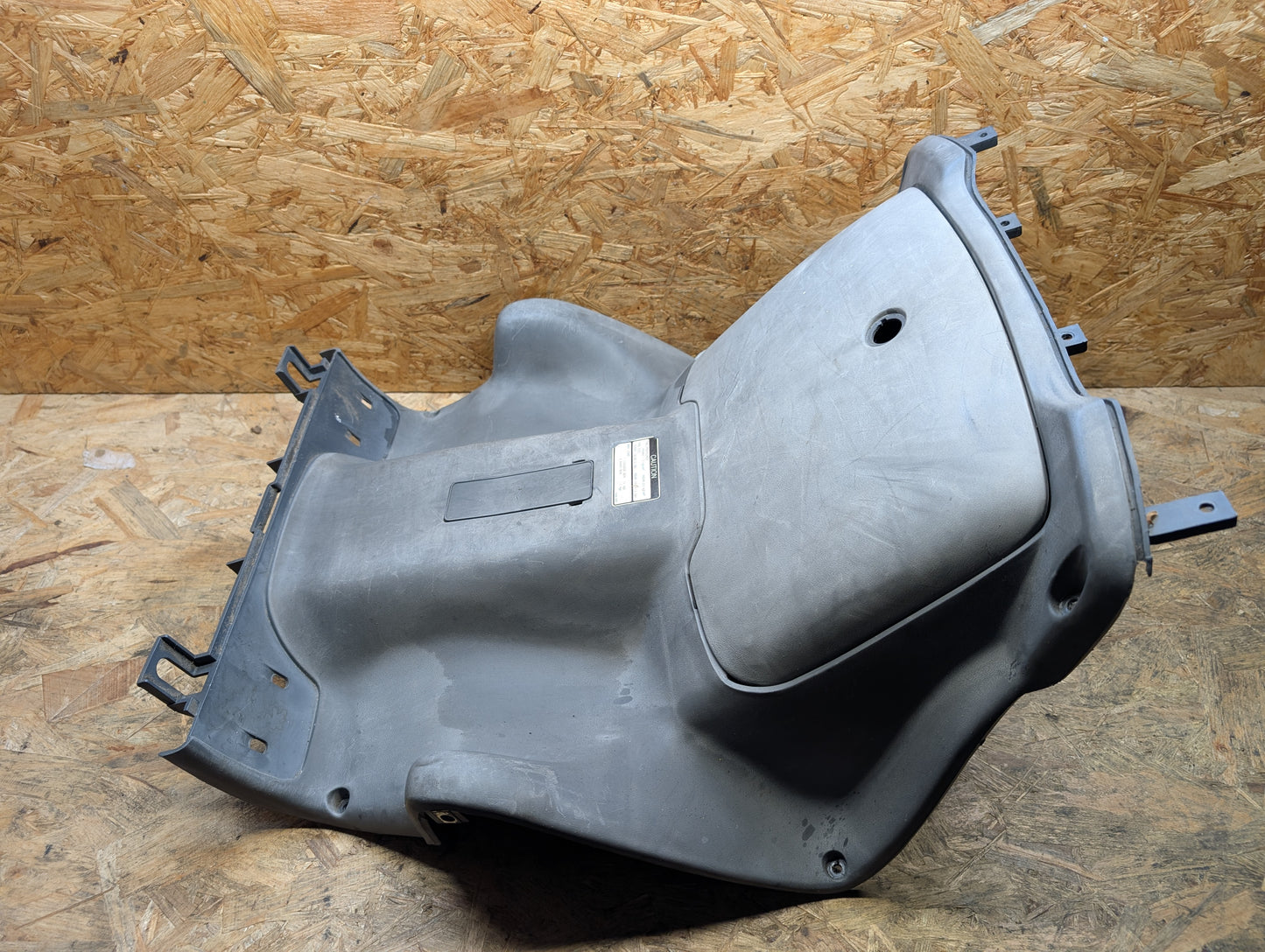 Sym Shark 125 Beinschild