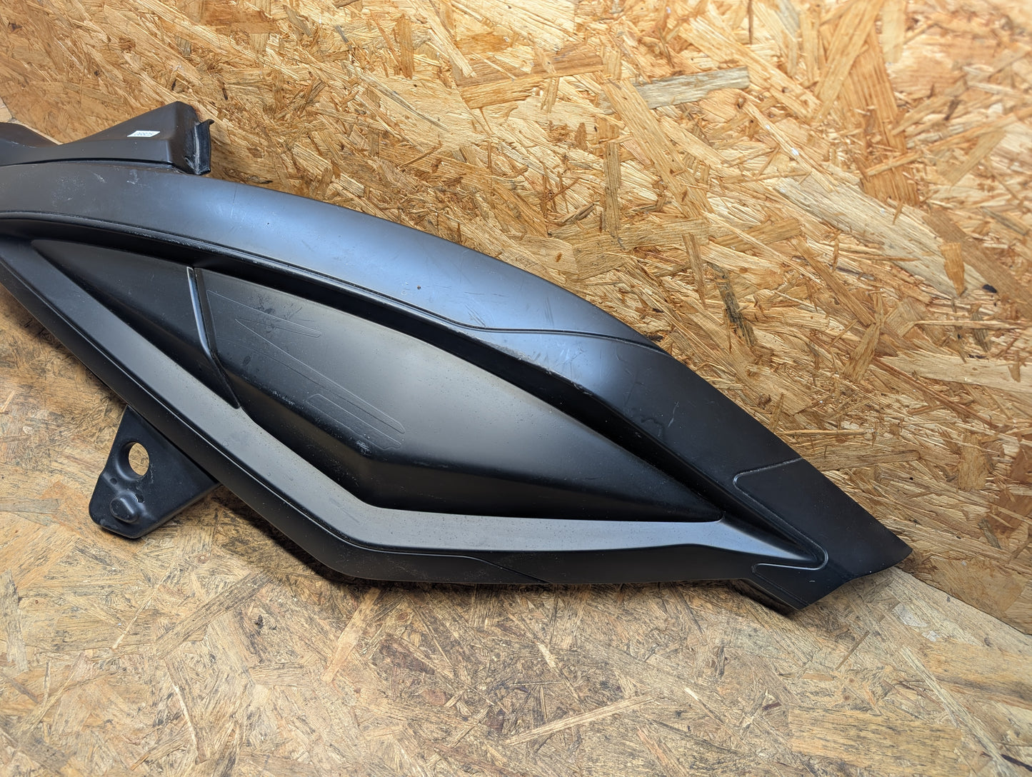 Benelli Quattro Nove 49x Heckverkleidung Links