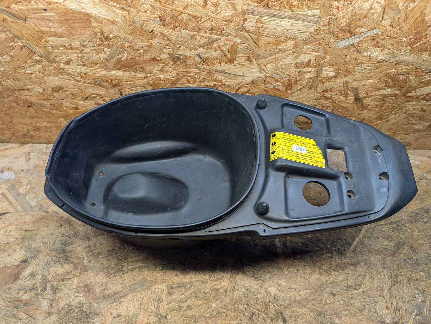 Apilia SR50 Old Helmfach