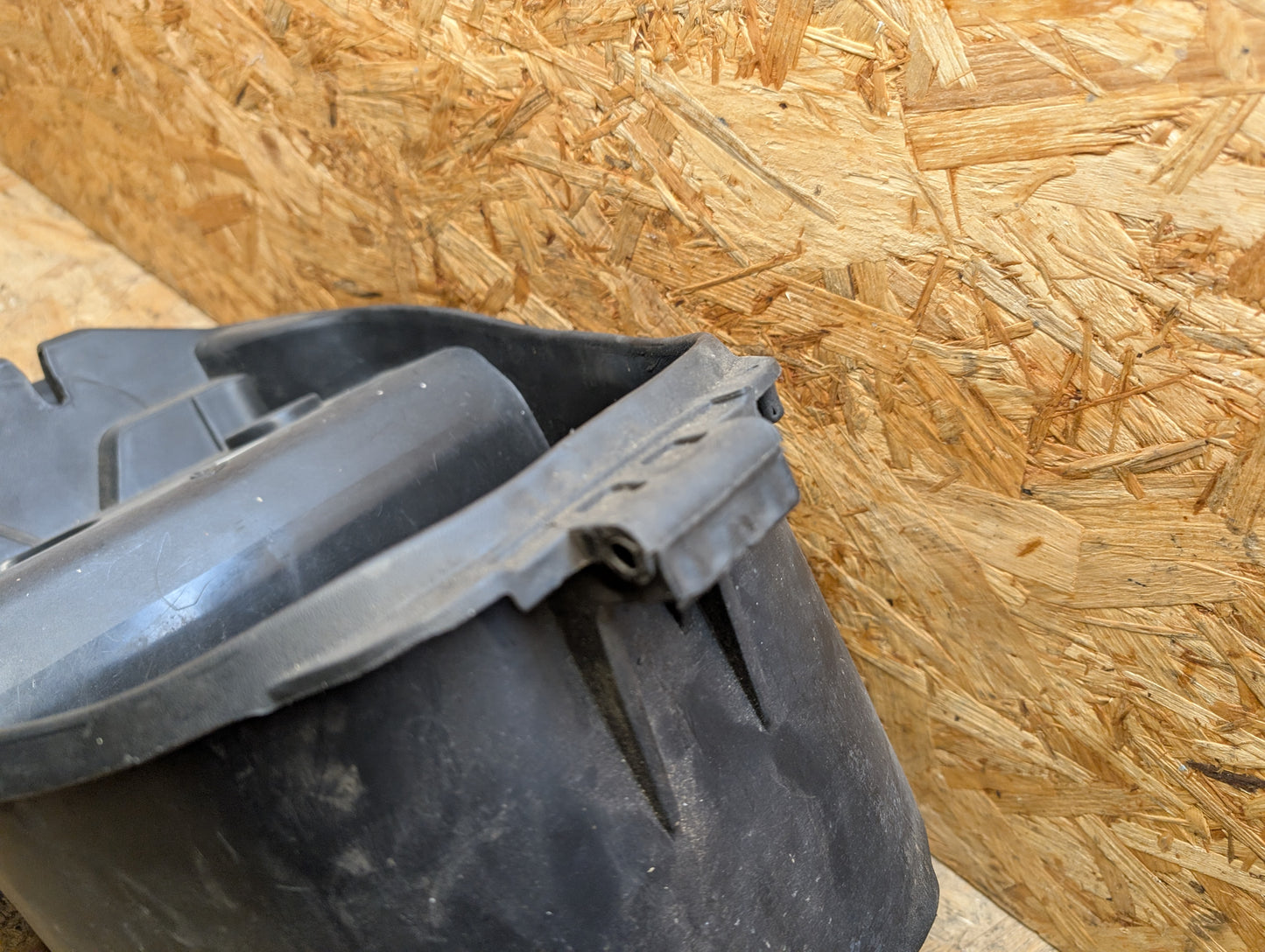 Keeway Swan Helmfach