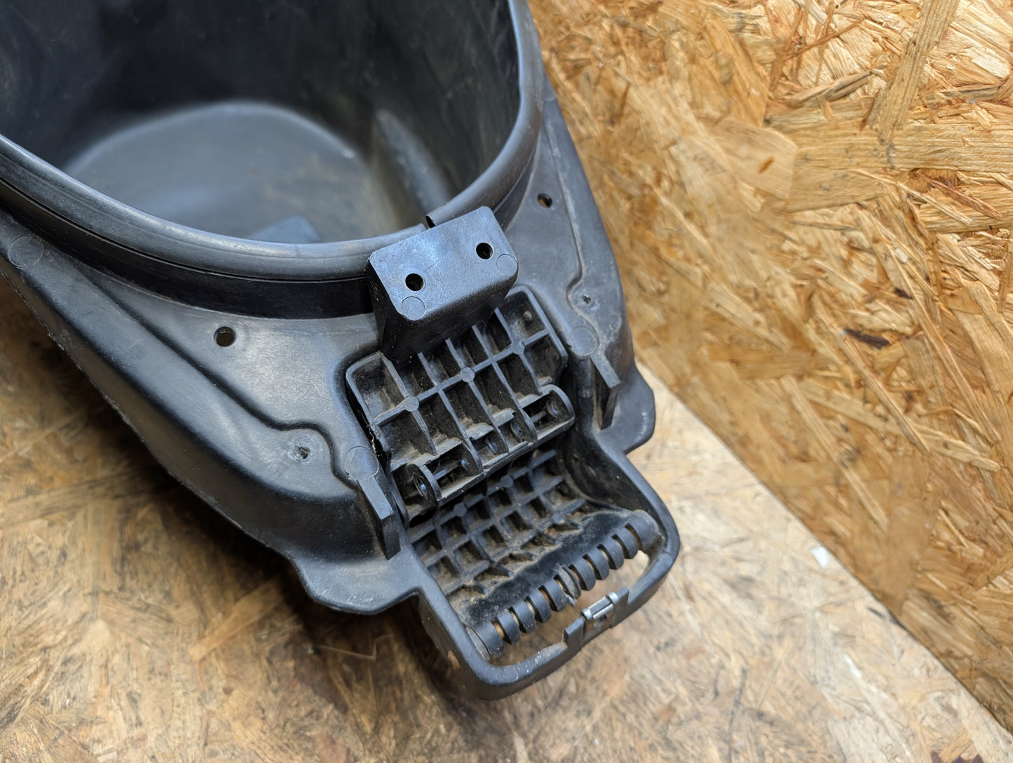 Aprilia SR50 Helmfach