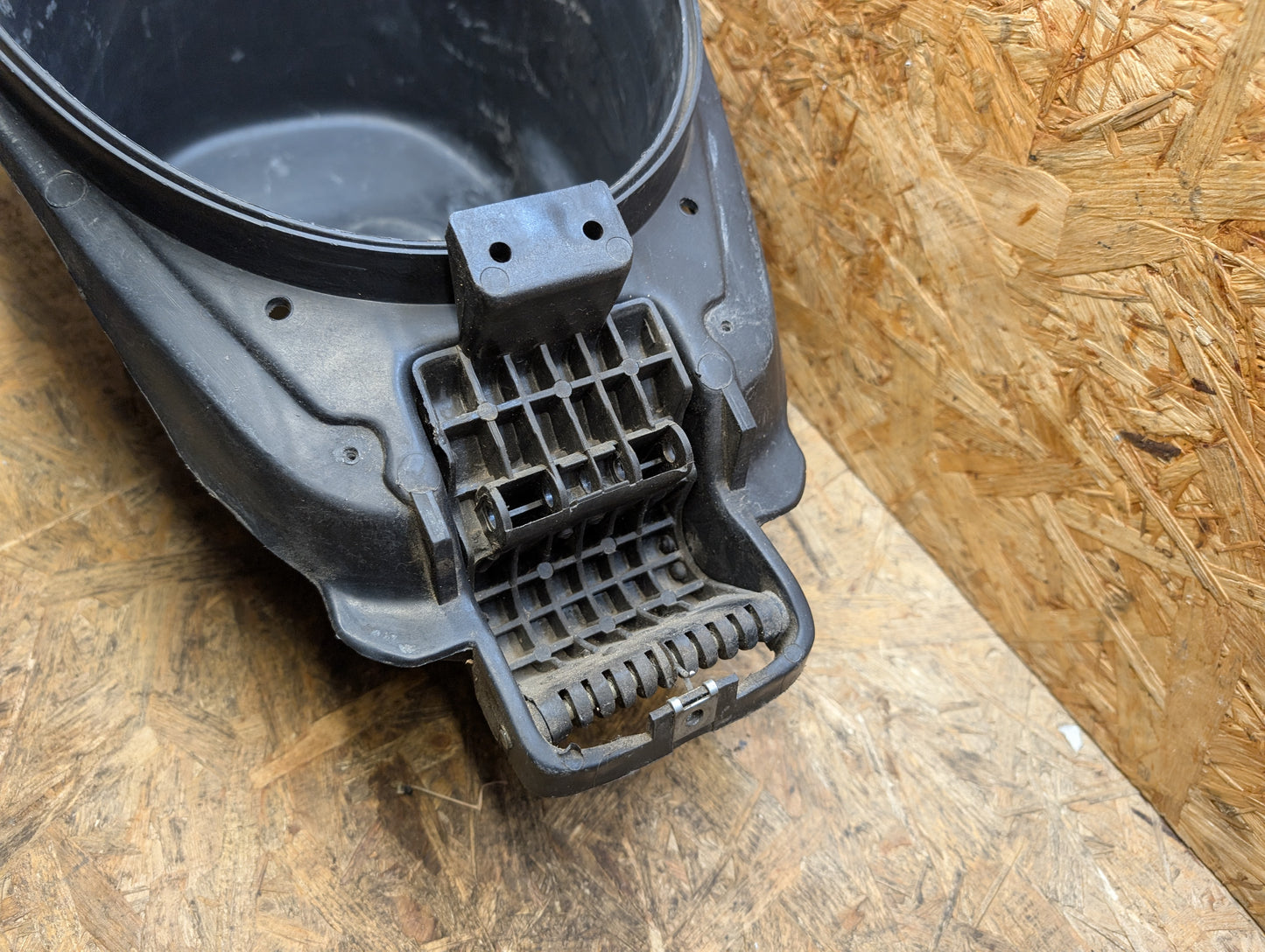 Aprilia SR50 Helmfach