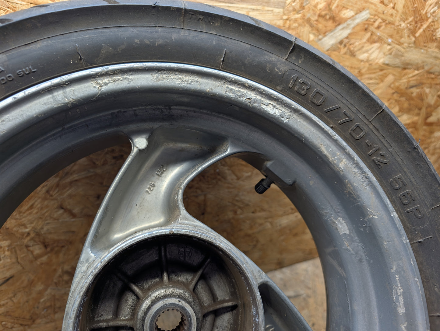 Peugeot Elyseo Hinterreifen